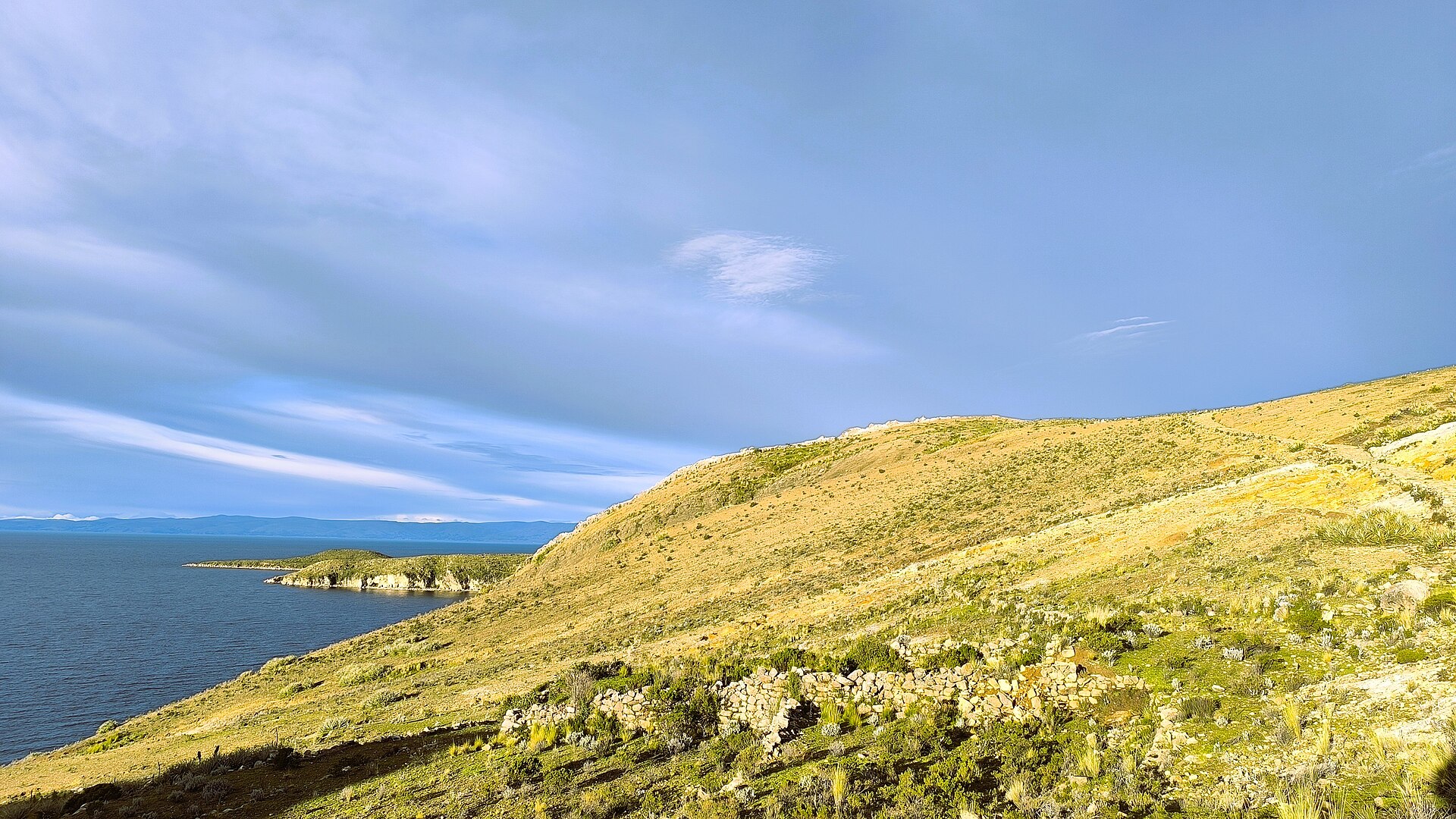 Le lac Titicaca depuis le nord de l'Isla del Sol